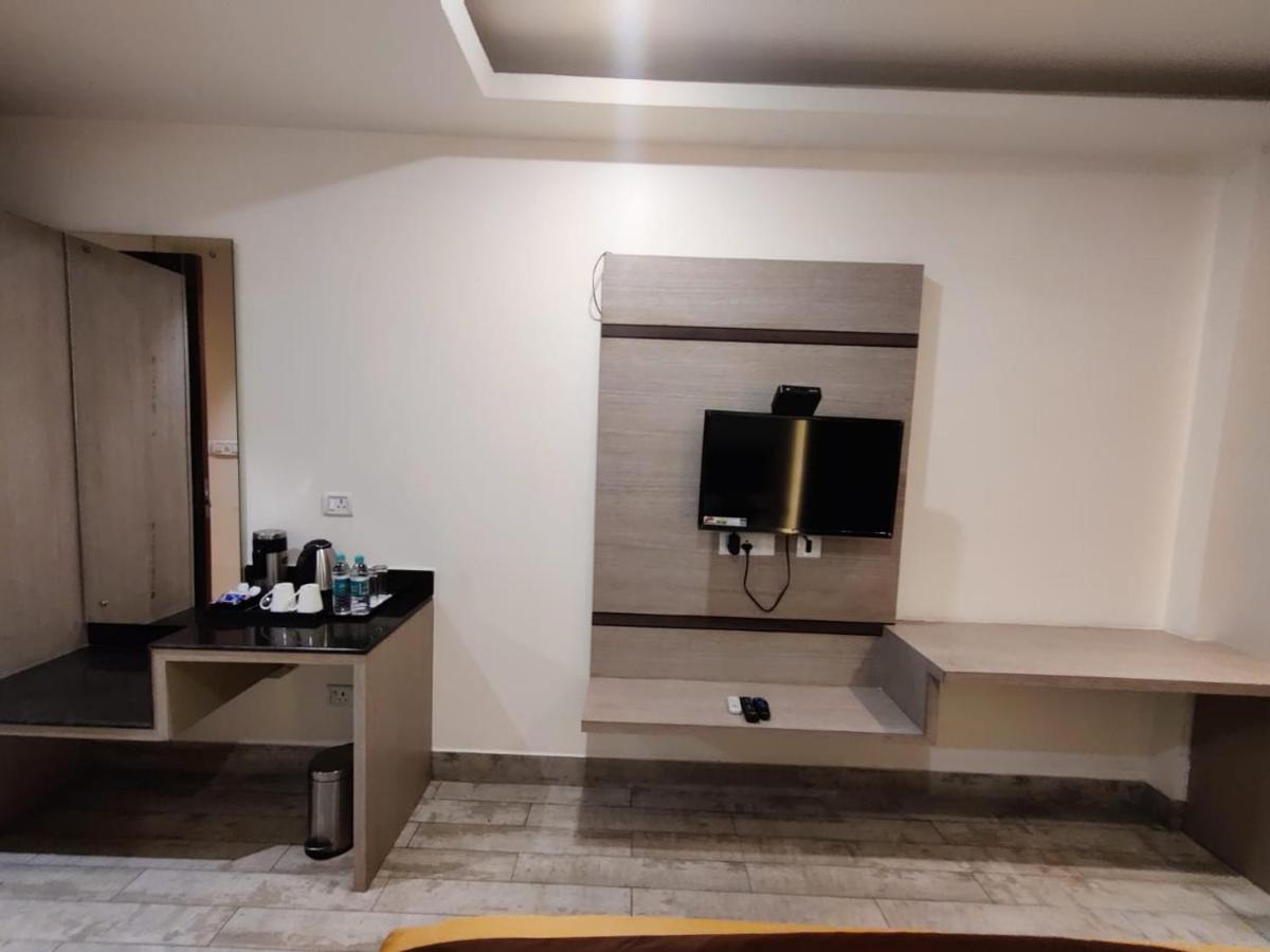 Hotel D Silverleaf Lucknow Luaran gambar